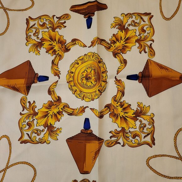 Je Jour Italian Made Scarf 100% Polyester 34" x 34" Blue/Gold/White Vintage Styl - Picture 3 of 5